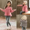 Gömlekler Yeni Kız Gömlek 2019 İlkbahar Yaz Moda Pembe Renkli Bebek Kız Bluzlar Sevimli Uzun Kollu fırfırlar Çocuklar Kıyafetleri 8 ila 12 yıl