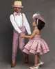 Blush bördelte eine Linie Blumen-Mädchen-Kleider für Hochzeit Tiered Kleinkind-Festzug-Kleider Neckholder Satin mit Pailletten Abendkleid für Kinder