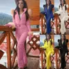 Women Fashion One Ski Phemsuit عارضًا شتاءًا سميكًا دافئًا على الجليد على الجليد الجليد في الهواء الطلق.