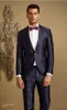 Najnowszy przycisk Navy Blue Groom Tuxedos Peak Lapel Męskie Garnitury 2 Sztuki Wedding / Prom / Dinner Blazer (Kurtka + Spodnie + Krawat) W764