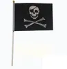 Halloween czarny Jolly Roger Pirat flagi Halloween rekwizyty czaszki Crossbones miecze czarne flagi nawiedzony dom barze wystrój piracka ręka flaga sygnału