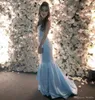 Hellhimmelblaue Meerjungfrau-Abendkleider, herzförmiger Satin, rückenfrei, Falten, bodenlang, günstiges, einfaches formelles Kleid, Partykleider für besondere Anlässe