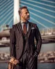 3`lü Pinstripe Mens Suits Yakışıklı Düğün Smokin 2020 Çatılı Yaka Damat Takım Elbise Custom Made Damat Giyim