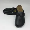 Hot Sale-Clogs för Kvinnor Män PU Läder Made Boston Clogs Tofflor Unisex Berks Soft Footbed Clog Solid Färg