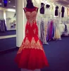 2019 nieuwe Dubai rode nieuwe paar mode zeemeermin prom jurken sheer crew hals gouden kant applicaties kralen vestidos de fiesta avondjurken