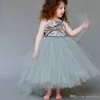 Boho Dusty Green Una linea Flower Girl Abiti per Toddler Puffy Tulle abiti da spettacolo per bambine Collo quadrato Comunione Natale 2019