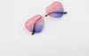 Lunettes de soleil pour enfants en gros Cadre en métal mince Beau coeur Style Fashion Kids 'Sunblock Lentille colorée