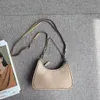 Partihandel hobo axelv￤ska f￶r kvinnor mini hobo klassisk korsbodi v￤ska kvinnor messenger v￤ska f￶r lady hobo satchel vattent￤t kedja handv￤ska