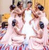 Yeni Varış Pembe Denizkızı Nedime Elbise Boncuklar Uzun V Boyun Düğün Konuk Elbise Siyah Kız Prom Akşam Partisi Elbise