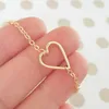 1 Ny liten linje Simple Lovers Hollow Love Heart Shaped Pendant Armband Wire Wrapped För Par Lucky Woman Mother Mäns Familj Gåvor Smycken