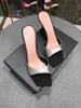 Gorąca Sprzedaż Kobiety Designer Buty Gumy Sandals Buty Plaża Cienki Pas Paski Klapki Kapśnięcia Slim High Heels