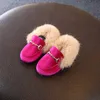 Scarpe da bambina per bambini Scarpe basse calde Pelle scamosciata in pelle PU Scarpe da principessa y Scarpe invernali per bambini in pelliccia Marca per bambini Mocassino caldo nero Moda M69485944475438