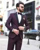 Burgundia Groom Tuxedos Czarny Lapel Groomsman Wedding 3 Piece Suit Moda Mężczyźni Business Party Jacket Blazer (Kurtka + spodnie + krawat + kamizelka) 2469
