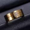 Ny personlig guldpläterad titan rostfritt stål cubic zirconia matchande ring set bröllop band älskare smycken till salu grossist