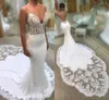 Neue Sexy Meerjungfrau Brautkleider Spaghettiträger 3D-Applikationen Spitze Ärmellos Rückenfrei Spitze Kapelle Zug Arabisch Custom Formal Bri2560