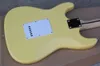 Guitare électrique jaune personnalisée en usine avec manche festonné en érable, incrustation de frettes à points d'ormeau, pickguard blanc, matériel chromé, peut être personnalisée