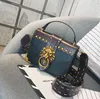 Fabrik Großhandel Frauen Tasche Straße Trend Nieten Damen Umhängetaschen Persönlichkeit führenden Schloss Punk Schultern Handtasche Flip Leder Nieten Mode Handtaschen