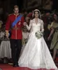 Klasyczne 2020 białe sukienki ślubne V -Line V Sheer Side Szyjka z długim rękawem Koronki Kate Middleton Buttons Back Royal Bridal Suknia SA252Y