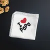 Baby 100% Bomull Handkerchief Bibs Jag älskar Mama Papa Barn Vit Handkerchief Print Baby Bibs Square Gaze Handkerchief