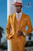 Senaste Design One Button Orange Groom Tuxedos Peak Lapel Groomsmen Mens Passar Bröllop / Prom / Dinner Blazer (Jacka + Byxor + Vest + Tie) K170