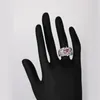 Shunxunze Luxurious Pink Cubic Zirconia Vigselringar för män och kvinnor Explosionsmodeller förstklassiga produkter Rhodinpläterad R422 Storlek 6 - 9