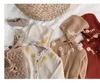 女の赤ちゃん服カーディガンセーターコート+帽子100％コットンガールトップフラワー刺繍エレガントな服春摩耗アウトデザインセーター