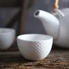 Service à thé en porcelaine au design classique Tetsubin avec 1 théière 4 tasses à thé pour points en relief de fleurs en vrac sur vert blanc mat