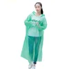 Poncho monouso con cappuccio ispessito Abbigliamento antipioggia Plastica impermeabile Trasparente Camp Must Impermeabili Pioggia di emergenza Indossare Colore casuale 1 9fs E19