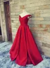 Nouvelles robes de bal rouge foncé simples col en V sur l'épaule froncée satin sur mesure dos nu corset robes de soirée robes formelles Rea286Q