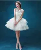 Ny senaste vita kort brudtärna klänning cocktail klänning spets blomma kjol tredimensionell skärning boll klänning