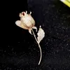 Pełna Diamond Rose Flower Broszki Szpilki Dla Kobiet Luksusowy Kostium Corsage Projektant Broszka Pins 2020 New Fashion Wedding Gold Biżuteria