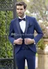 Nieuwe Populaire One Button Royal Blue Groom Tuxedos Peak Revers Mannen Past Huwelijk / Prom / Diner Beste Man Blazer (jas + Broek + Vest + Tie) W222