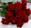 roses artificielles en velours