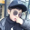 Luxury-Ruond Boys Kids Solglasögon Ny Brand Design Children Sun Glasses Baby Söt solskuggande glasögon UV400 9 Färgfri Post