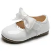 Dzieci Wysokiej Jakości Patent Skórzane Buty Miękkie Dno 2020 Wiosna Nowy Moda Bow Girls Piękne Dzieci Buty Dzieci Przypadkowi Płaskie Buty