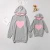 Ropa familiar a juego Corazón Impreso Madre Hija Sudaderas con capucha Mamá Niñas Sudadera a juego Adulto Niños Trajes 5 Diseños Opcional DHW2140