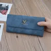 صور المرأة المحفورة Trifold Photo Wallet Women's Wallet Long Scrub Retro Multi-Function Clasp Cover Cover عالية السعة