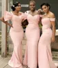 Sydafrika stil sjöjungfru brudtärna klänningar bröllop gäst kväll prom klänningar ljus rosa av axelpartin
