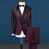 Бургундия / Navy Groom Tuxedos черный платок отворотом дружки свадебные Смокинги Мужская мода Пром куртка Blazer 3 шт Костюм (куртка + брюки + Tie + Vest) 16