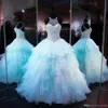 Ljusblå quinceanera bollklänningar klänningar juvel hals kristall pärlor organza ruffles tiered söt 16 plus size party prom afton klänningar