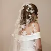 Splendidi veli da sposa a uno strato da sposa in pizzo bianco avorio con applicazioni floreali 3D con perline lungo velo su misura