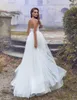 2020 Simple Une ligne Robes de mariage bretelles spaghetti Backless Appliqued Cour robe de mariée train Custom Made Sexy Robes de mariée