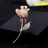 Pełna Diamond Rose Flower Broszki Szpilki Dla Kobiet Luksusowy Kostium Corsage Projektant Broszka Pins 2020 New Fashion Wedding Gold Biżuteria