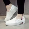 2019 scarpe da donna in pelle PU bianca autunno fondo spesso bianco Lok Fu scarpe da studente pigro