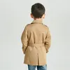 Baby Vintage Tench Coat Boy Girl Designer Kläder Vindsäker jacka Brittisk dubbelbröst vindbrytare TurnDown Collar Butn Bel1002036
