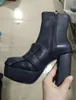 2020 Hot New Designer Kvinnors Läder Stövlar Flickor Mode Chunky Heels Boot Outdoor High Half Half Boots Lady Casual Dinner Boot Storlek 40 # G9