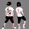 2019 Costume per bambini Set di vestiti Ragazzi estivi Set di abbigliamento hip-hop Performance Abiti da ballo Completi per bambini Set di 2 pezzi