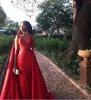 붉은 레이스 얼룩 인어 인어 저녁 롱 케이프 2020 현대 오버 스커트 아프리카 깎아 지른 목 댄스 파티 드레스