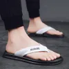 Mens Beach Flip Flops Мода Slip на мужчинам Сандалии против скольжения Ванна Душ Мужская обувь Zapatillas Hombre