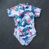 セクシーな半袖水着ワンピース女性の水着2020花柄ビーチウェアボディスーツマイヨットデベインフェムミサーフィンスイムモノキニ